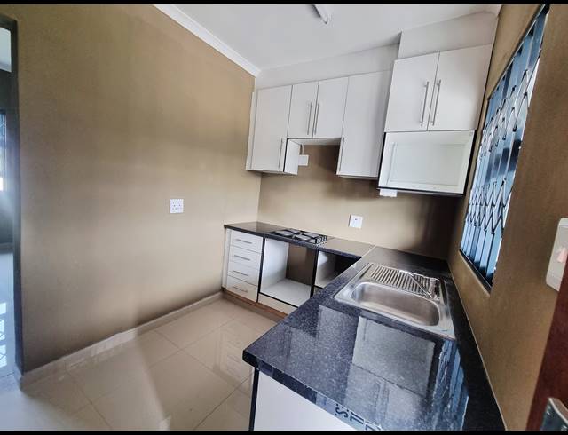 1 BEDROOM HOUSE TO LET IN NGWELEZANA